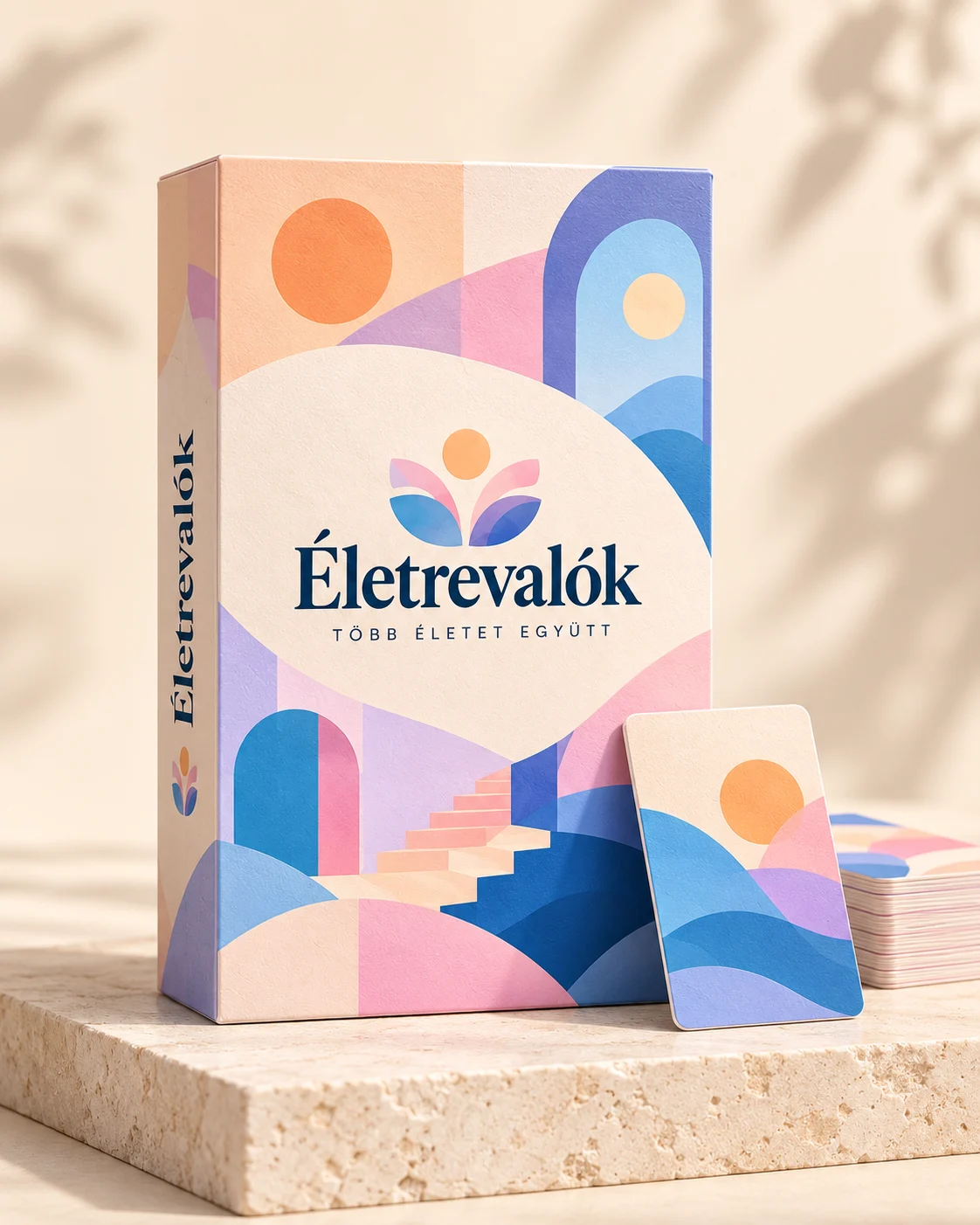 Életrevalók pasztell geometrikus mintás játékdoboza és kártyái